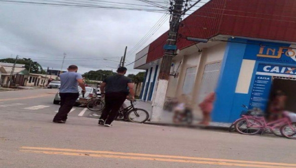 Mulher é presa em flagrante ao negociar no WhatsApp produtos roubados